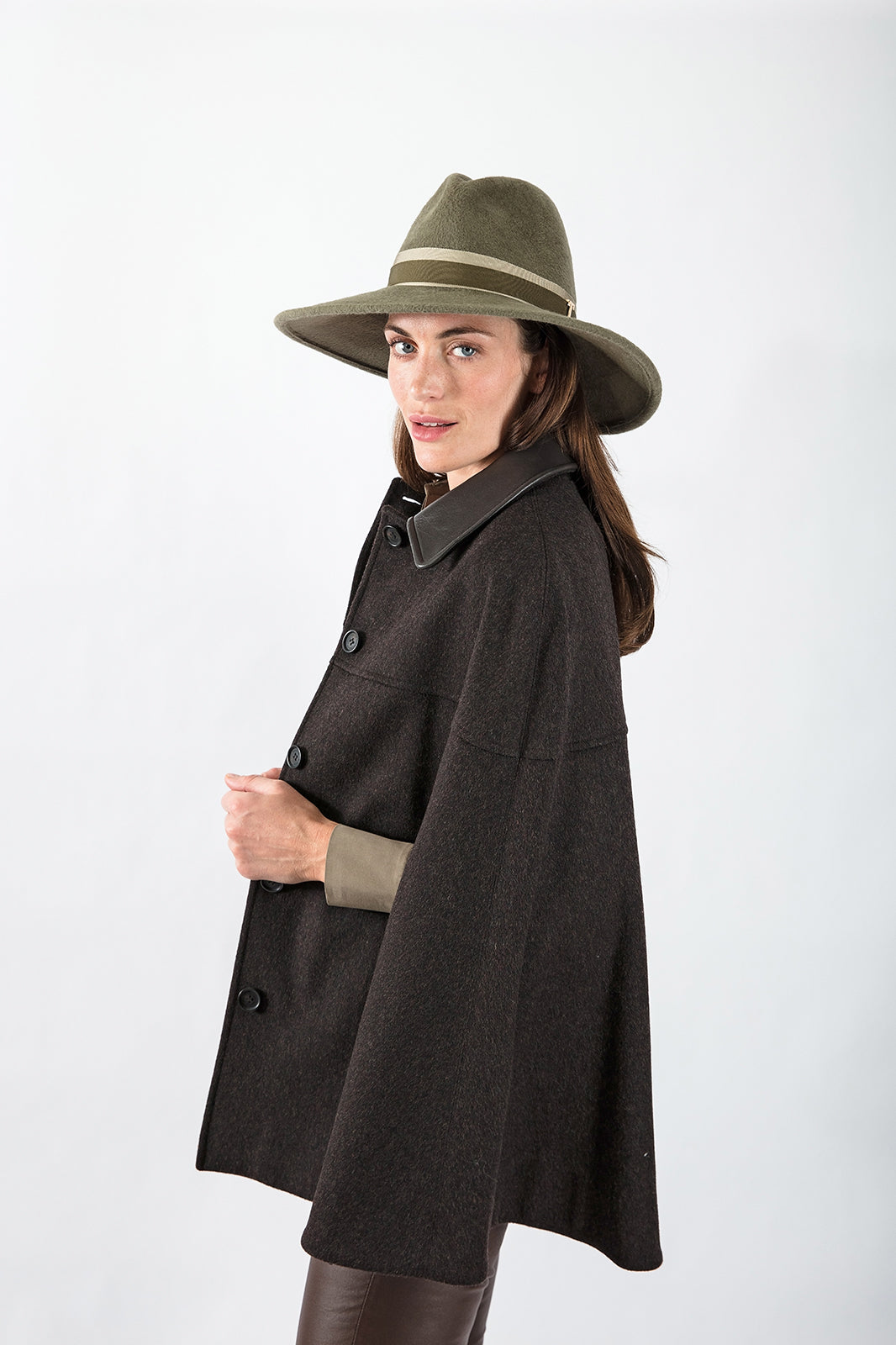 Curlew Cape in Charcoal
