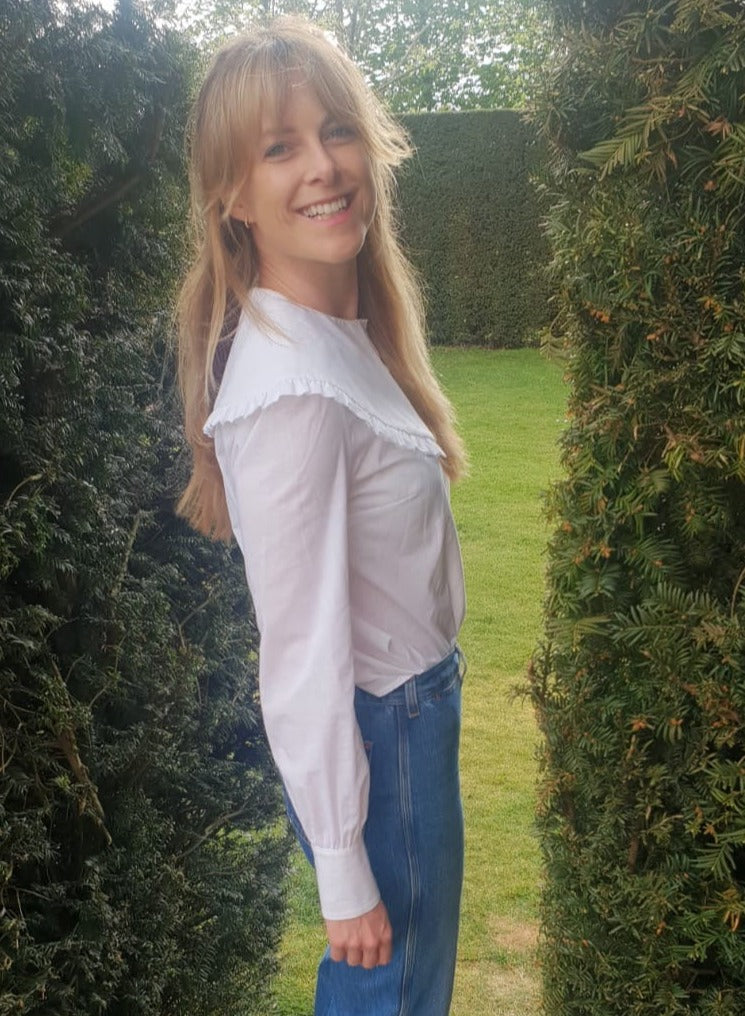 Cape Collar Shirt in White - L