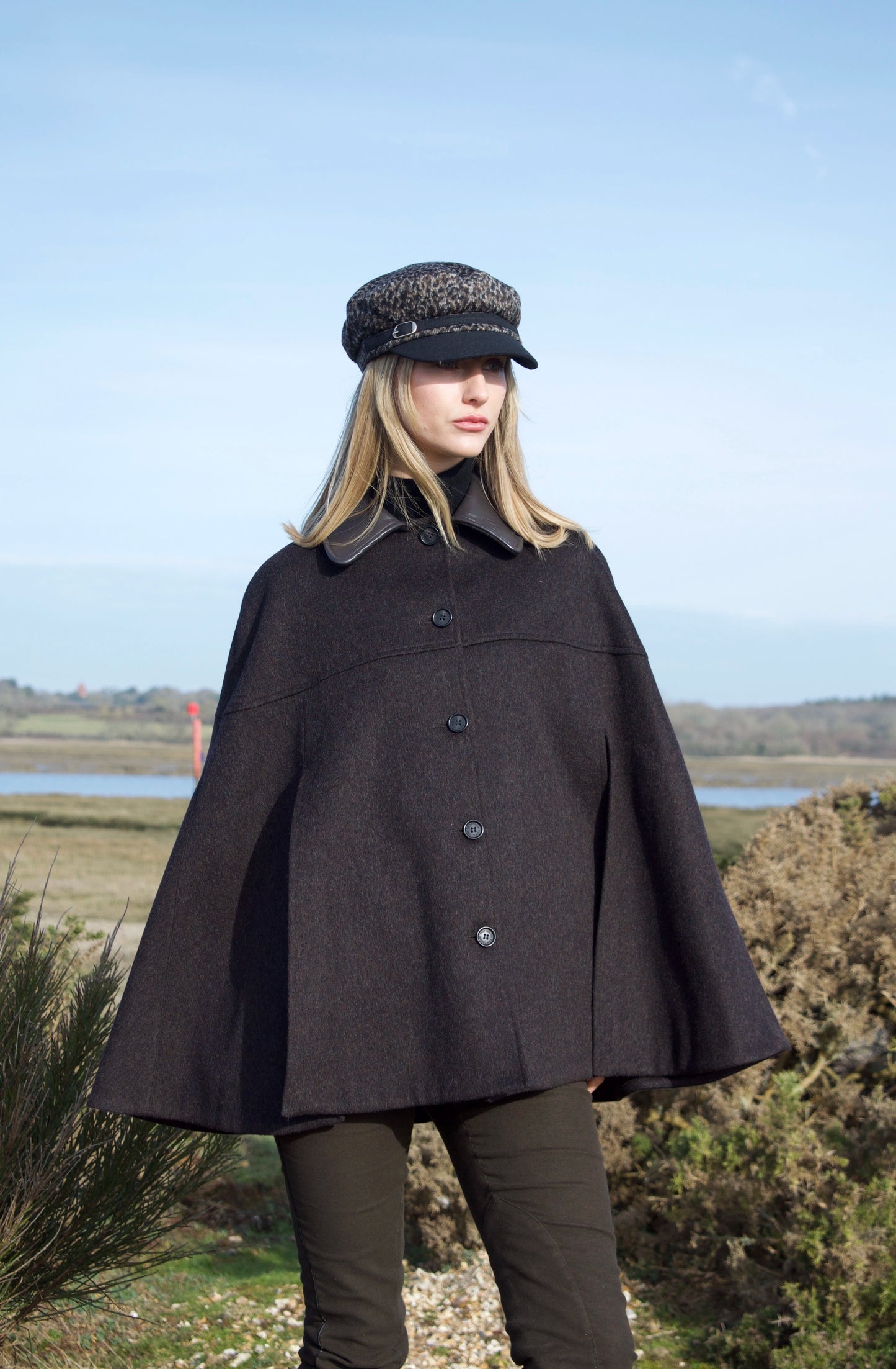 Curlew Cape in Charcoal