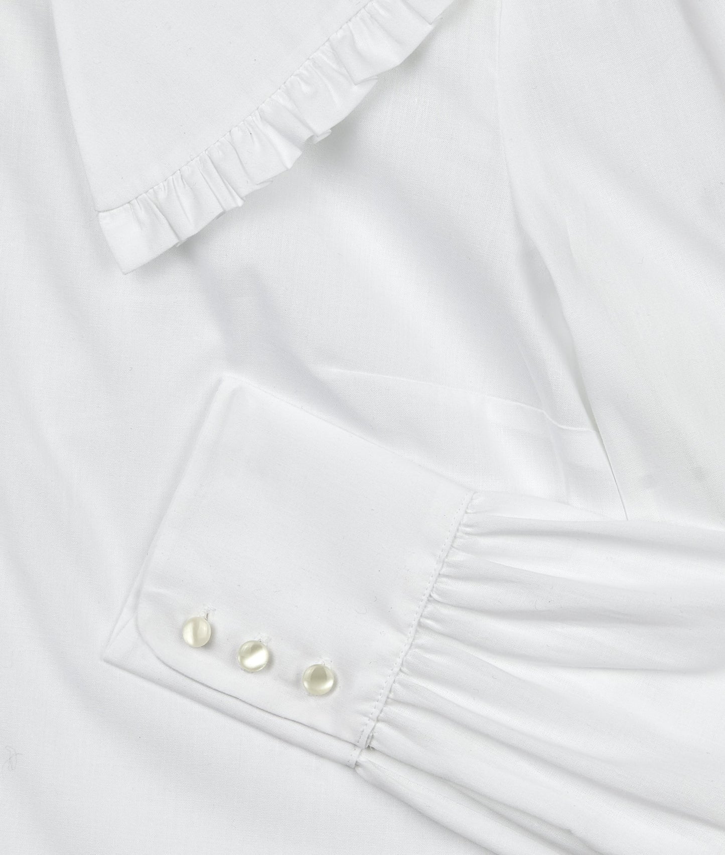 Cape Collar Shirt in White - L